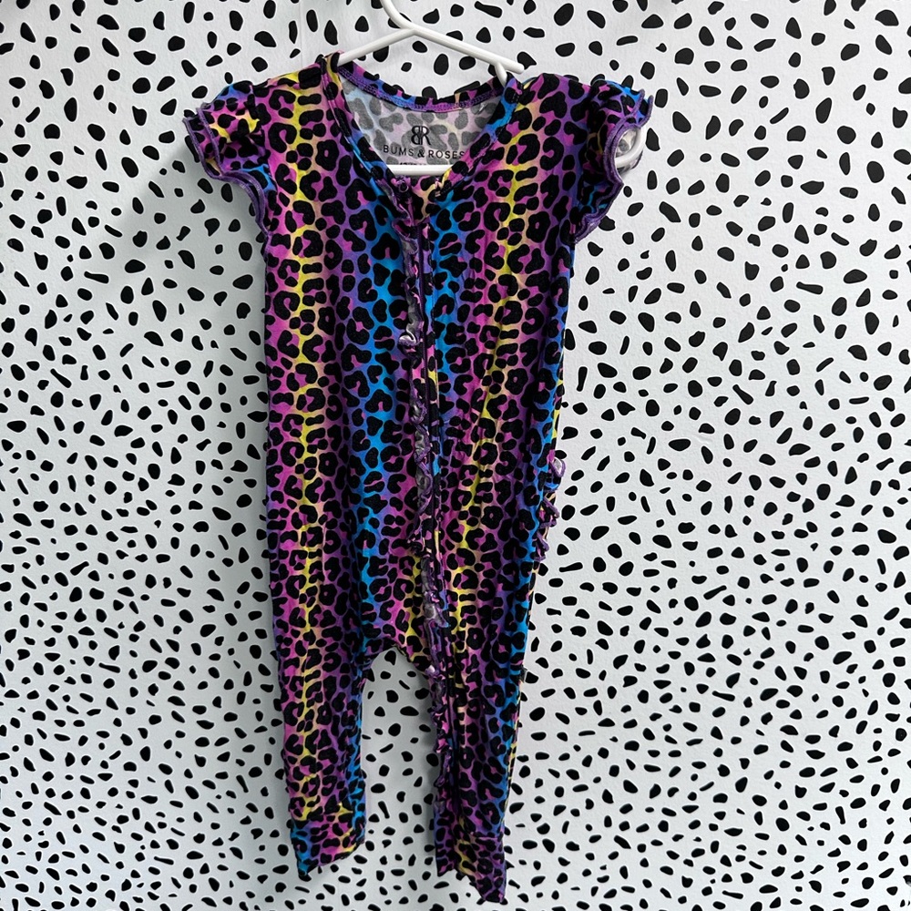 Bums and Roses Bamboo Livin La Cheetah Loca RuffledCapped Sleeve Romper 12/18 mo